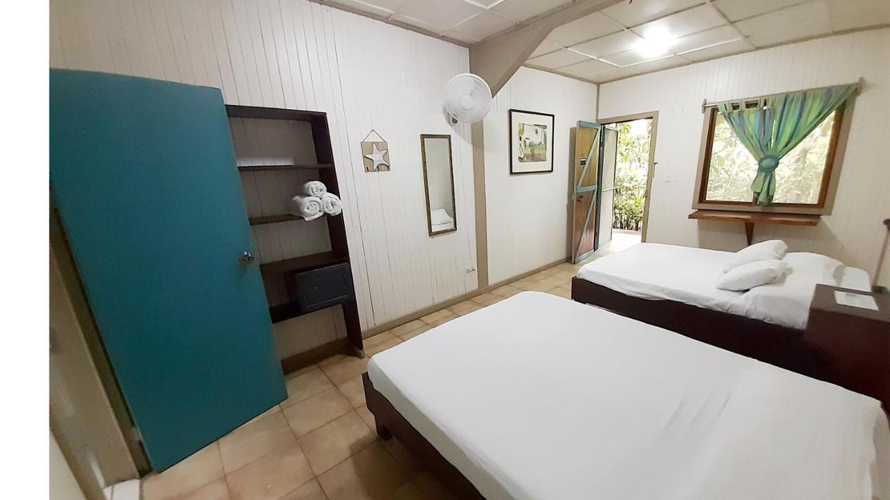 Lapalapa Beachfront Hotel Puerto Viejo de Talamanca Екстер'єр фото